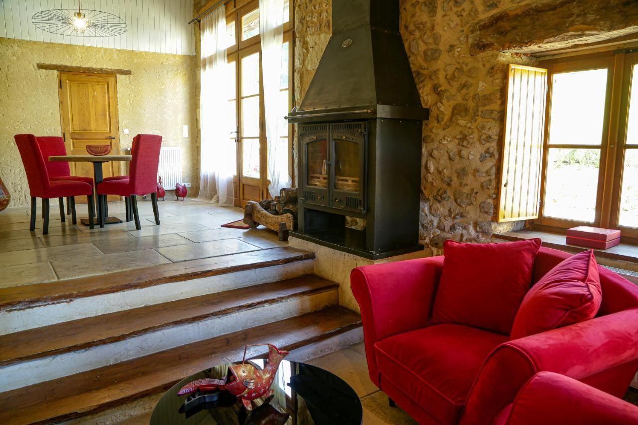 Domaine Du Bourg Salon Bed & Breakfast Bagian luar foto