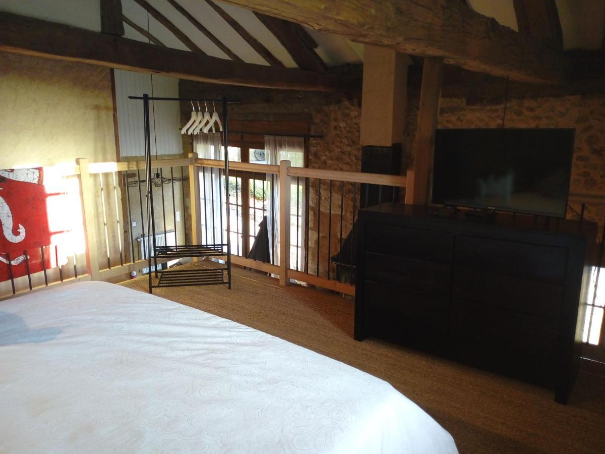Domaine Du Bourg Salon Bed & Breakfast Bagian luar foto