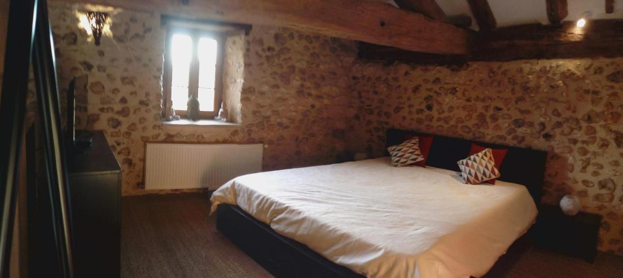 Domaine Du Bourg Salon Bed & Breakfast Bagian luar foto