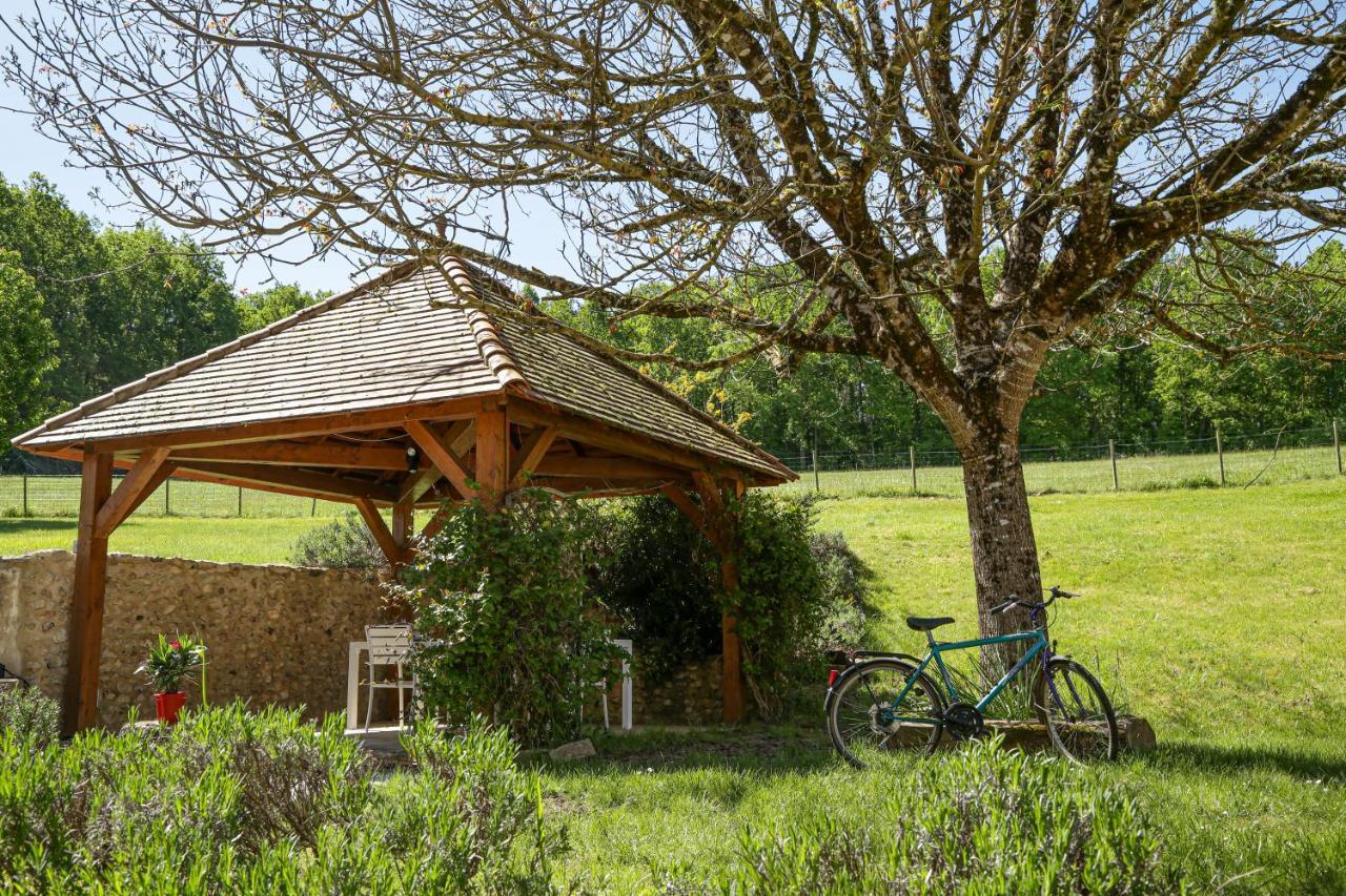 Domaine Du Bourg Salon Bed & Breakfast Bagian luar foto