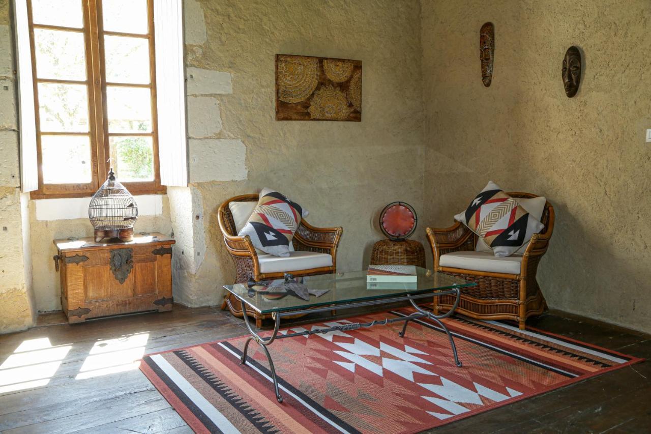 Domaine Du Bourg Salon Bed & Breakfast Bagian luar foto