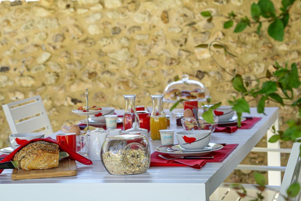 Domaine Du Bourg Salon Bed & Breakfast Bagian luar foto