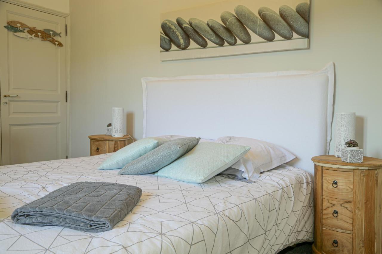 Domaine Du Bourg Salon Bed & Breakfast Bagian luar foto