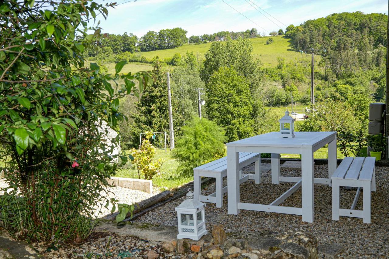 Domaine Du Bourg Salon Bed & Breakfast Bagian luar foto