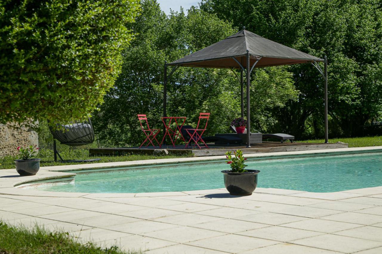 Domaine Du Bourg Salon Bed & Breakfast Bagian luar foto