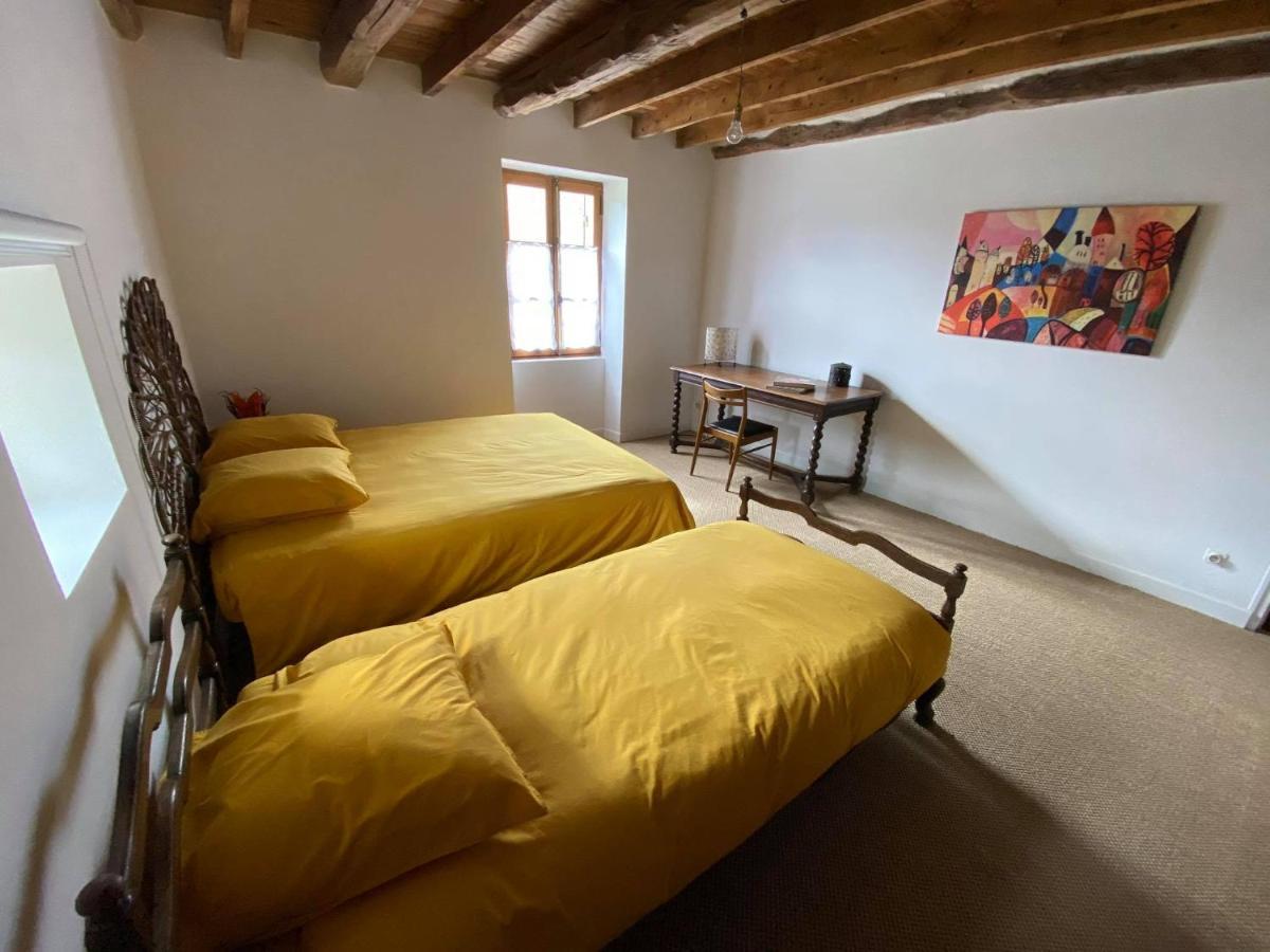 Domaine Du Bourg Salon Bed & Breakfast Bagian luar foto
