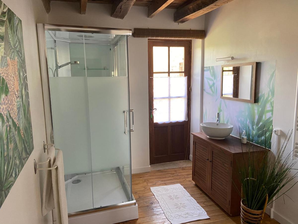 Domaine Du Bourg Salon Bed & Breakfast Bagian luar foto