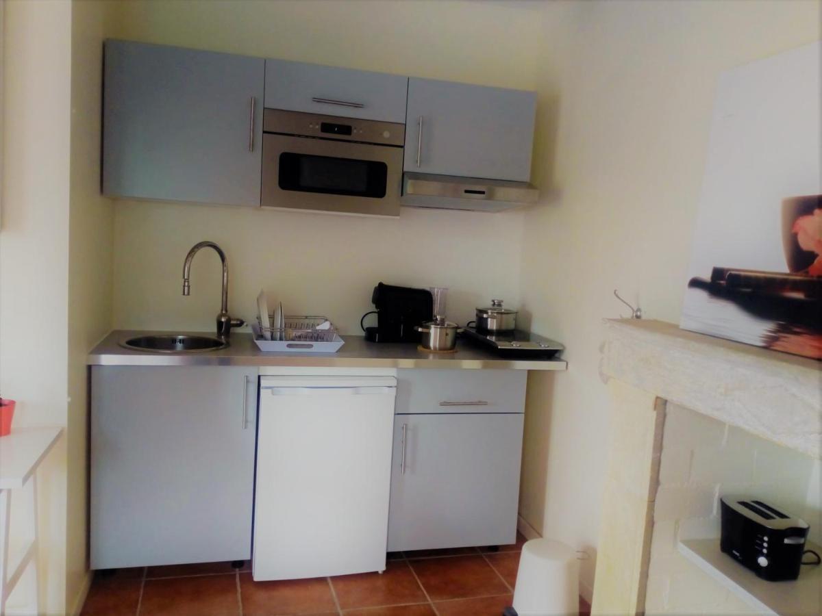 Domaine Du Bourg Salon Bed & Breakfast Bagian luar foto